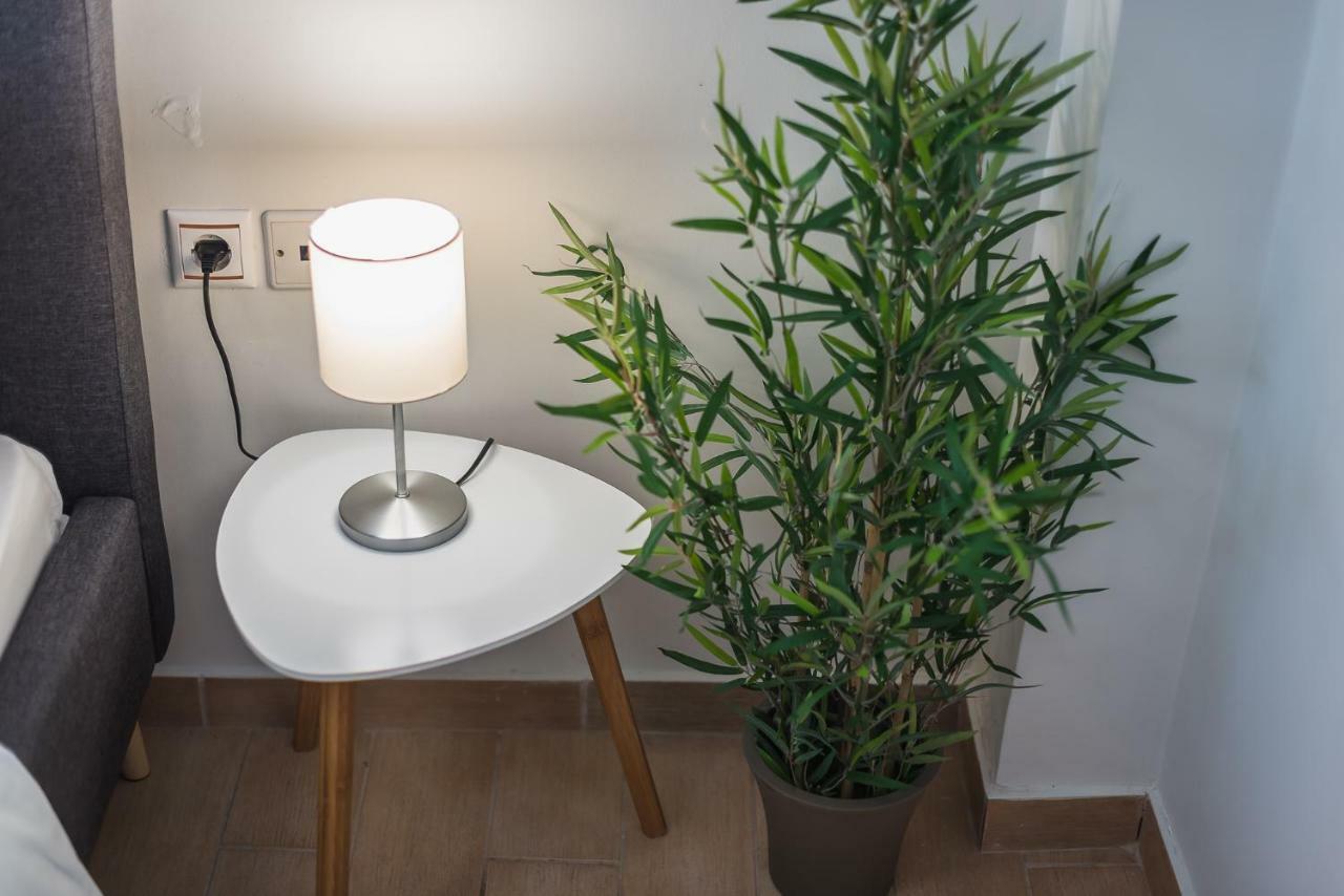 Just Under Acropolis Apartment Athens Ngoại thất bức ảnh